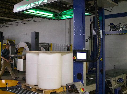 Horizontal pallet strapper